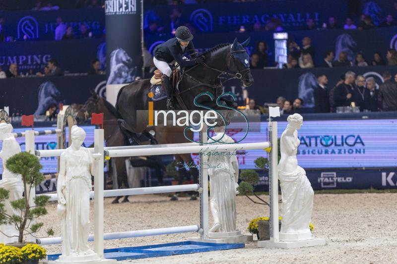 Pezzoli Clara (ITA) riding Fantasia de Beaufour_Verona_20241109_SS358601.jpg